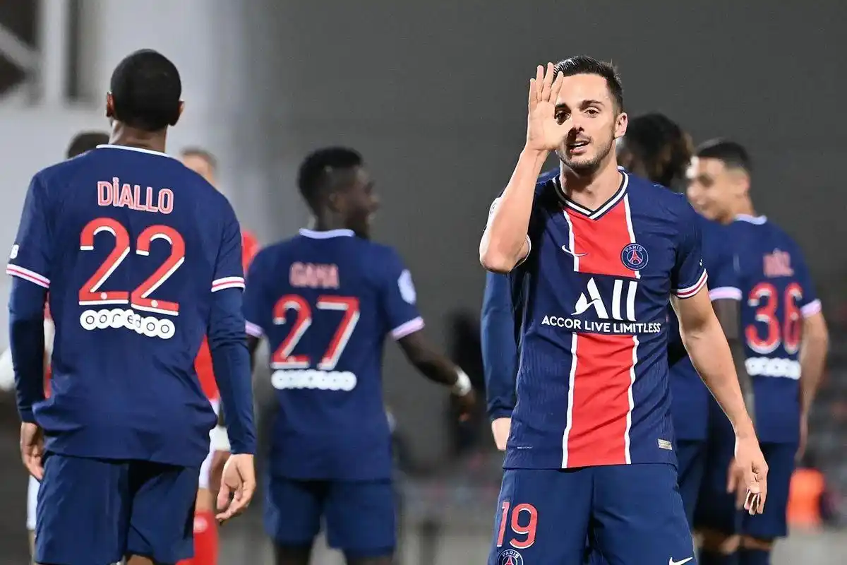 切尔西轻取巴黎圣日耳曼，范戴克乌龙送礼意甲的简单介绍